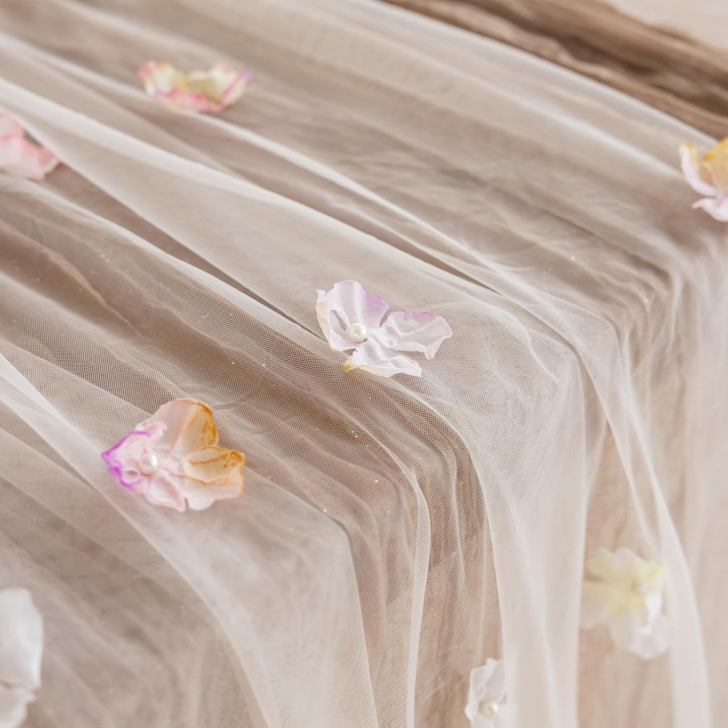 Romantic Artificial Floral Table Runner 10ft Gauze Tulle Lace Table Runner Set for Wedding Baby Shower Bridal Shower Holiday Kitchen Dining Table Decoration for Home Party Special Occasion