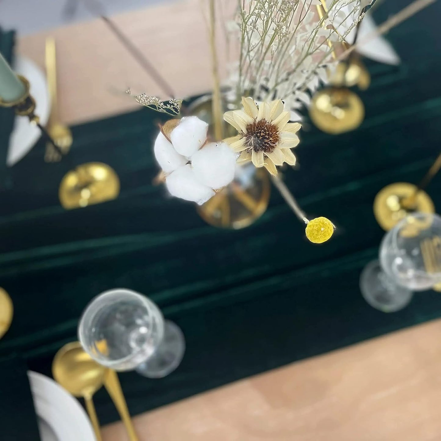 Velvet Table Runner, 5 Pack Luxurious Wedding Reception Decorations Soft Velvet Fabric Table Linen Overlay for Party (20 x 120 inch, Emerald Green)