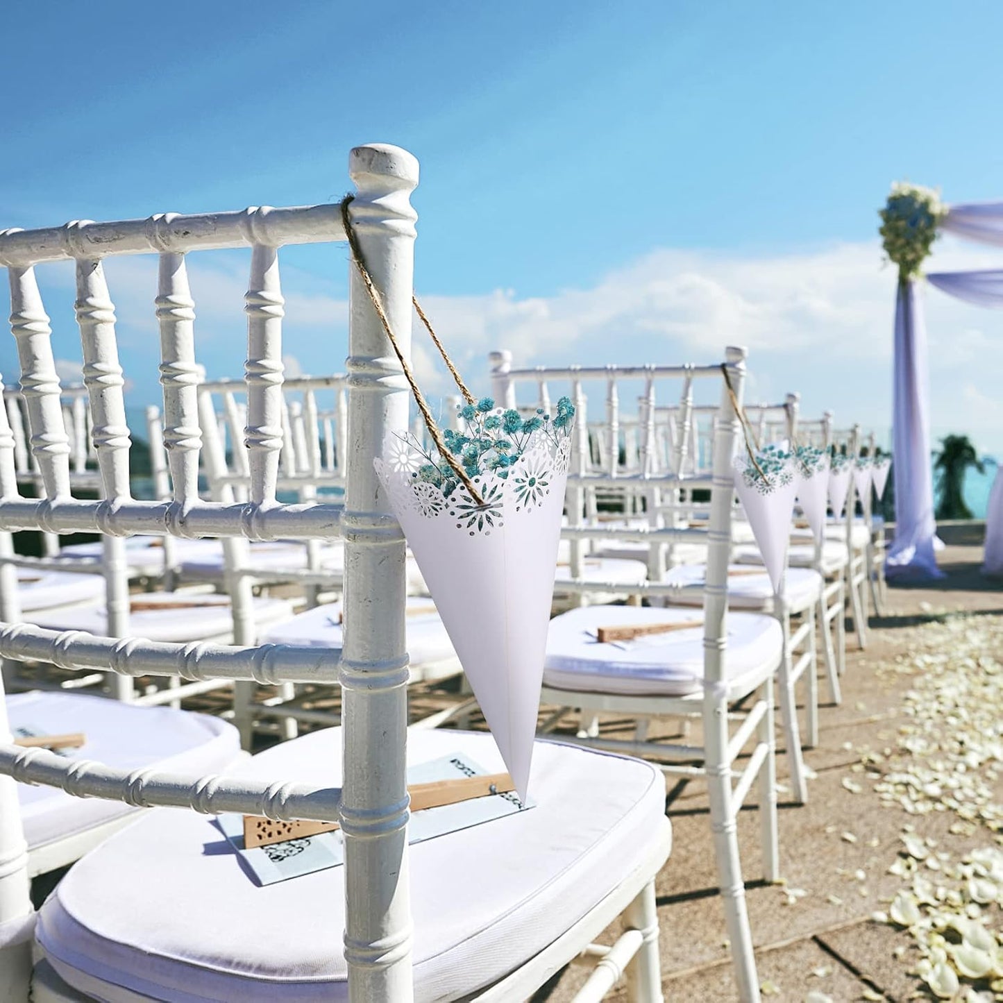 Yinsun 60pcs Wedding Confetti Cones White Hollow Paper Cone, Flower Pattern Confetti Lace Paper for Small Bouquet Rose Petal Candy Wedding Party