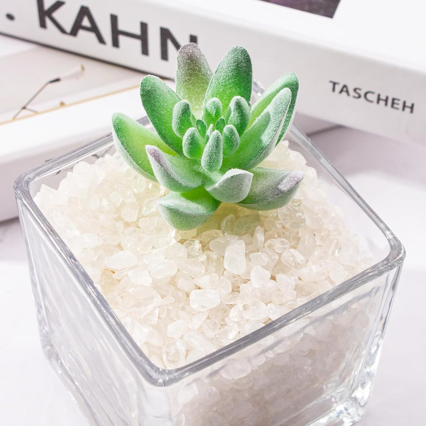 0.88 Lb Clear Quartz Crystal Chips Natural Tumbled Healing Crystal Chips Bulk Crushed Stones, Betta Fish Tank Gravel Rocks Clear Mini Pebbles for Aquarium, Vase Fillers, Succulent Plants Decor, 3-5 mm