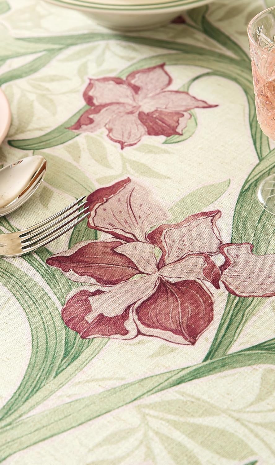 patdrea Designer Green Rectangle Tablecloth,Framhouse Vintage French Violets Pattern Tablecloths,Elegant Floral Table Cover Decor for Kitchen Dining Christmas,Party,Thanksgiving,63"x87"-Tara a