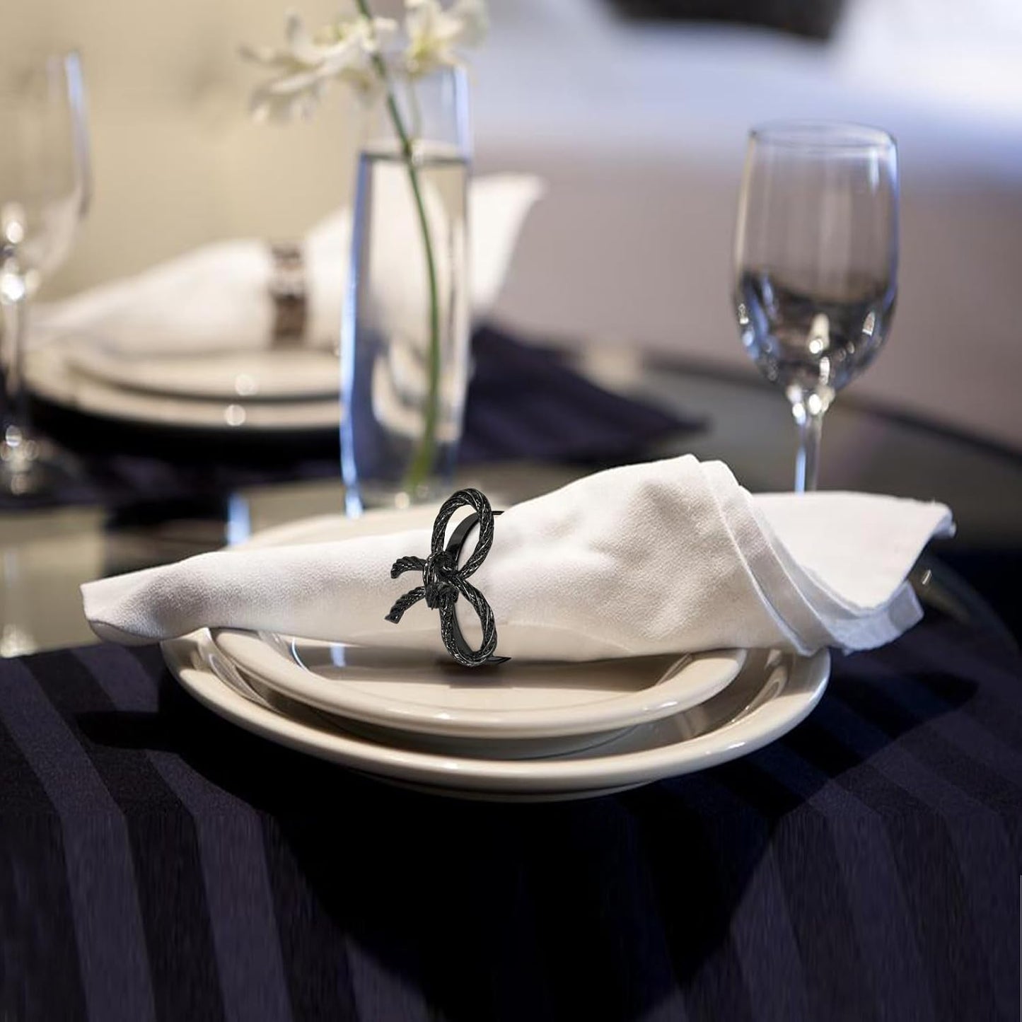 Pack of 12 Napkin Rings Alloy Hollow Out Flower Napkin Holder Dinning Table Napkin Ring for Dinner Parties Wedding Banquet Table Setting Family Gatherings Table Decor（Black，12）