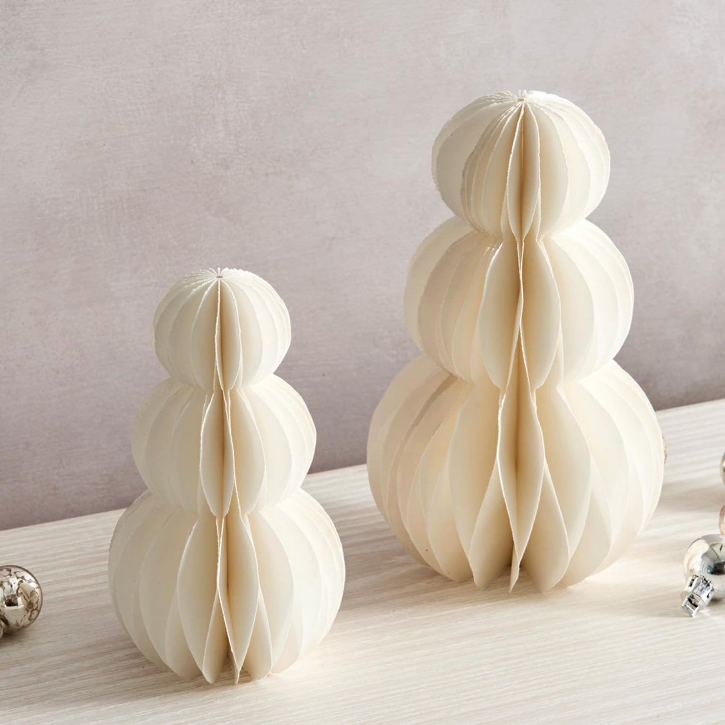 LampLust Snowman Decor, 2 Pack White Honeycomb Paper Snowmen, 6 & 8 Inch, Winter Wonderland & Enchanted Forest Decorations Indoor, Home Mantle Decor, Centerpiece Table Decorations