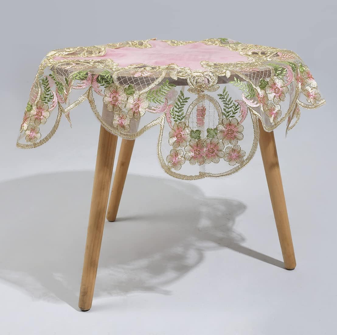 vctops Damask Lace Patchwork Tablecloth Luxury Square Small Table Cover Elegant Floral Embroidered Lace Table Cloth for Party Kitchen Dinning Picnic Decoration (Type P,32"x32")