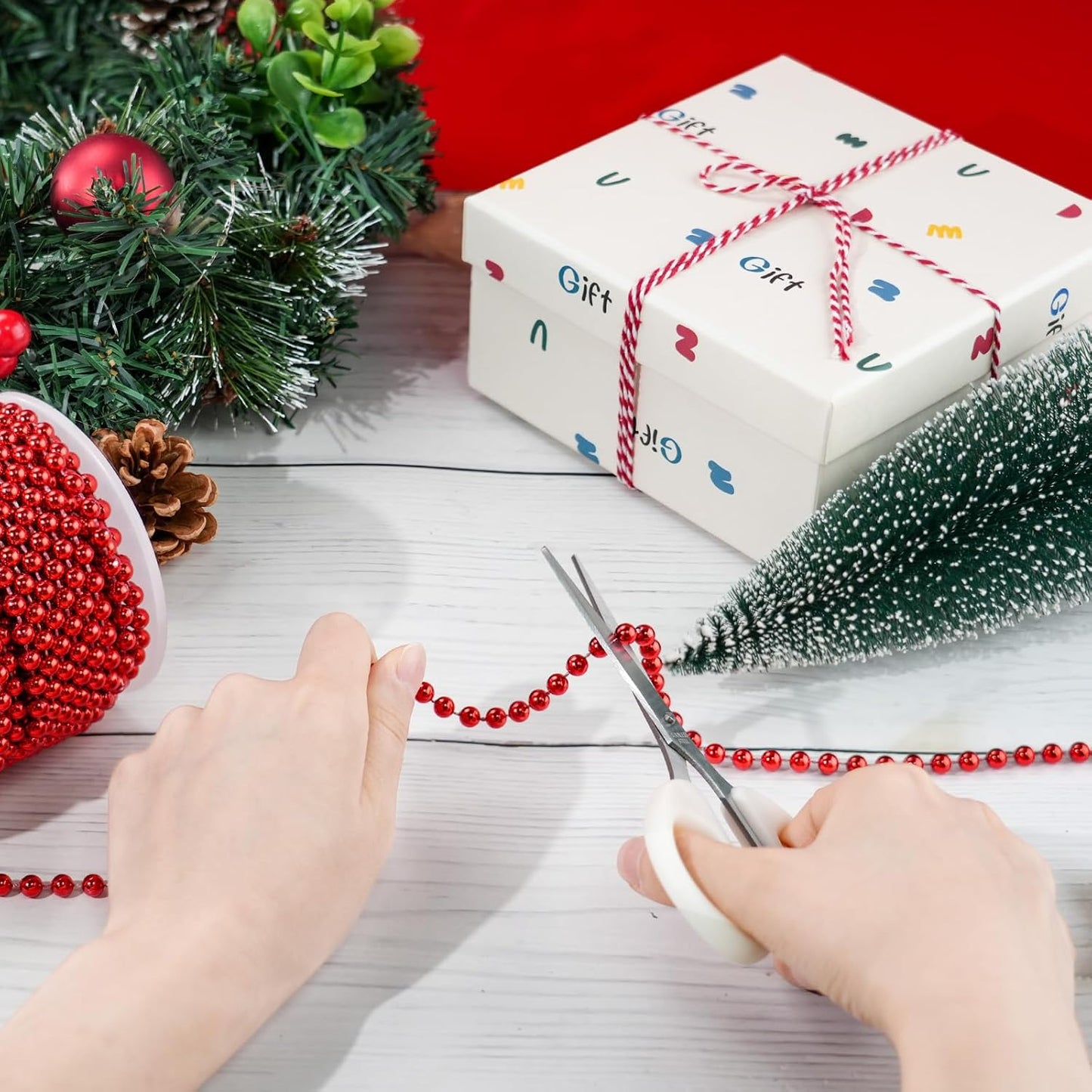 Faux Red Pearl Beads Garland - 6mm Christmas Tree Beads 22 Yards Red Pearl Strands Spool Pearl String Bead Roll for Wedding Party Christmas Tree Decoration