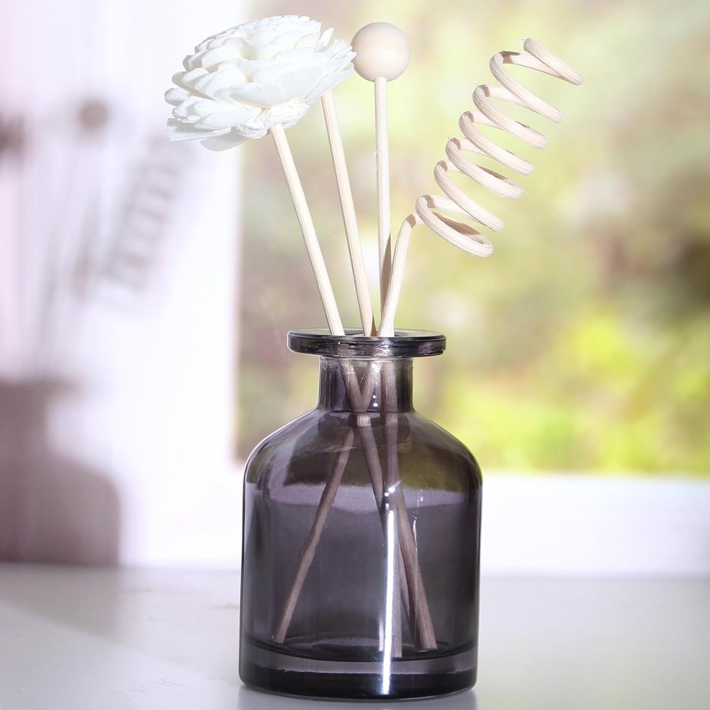 4Pcs Fragrance Glass Diffuser Bottles, Refillable Diffuser Bottles with 16 pcs Reed Diffuser Sticks and Caps, Diffuser Jars for Home Oil Fragrance Decoration Girl Women Gift (4 Color 100ML)