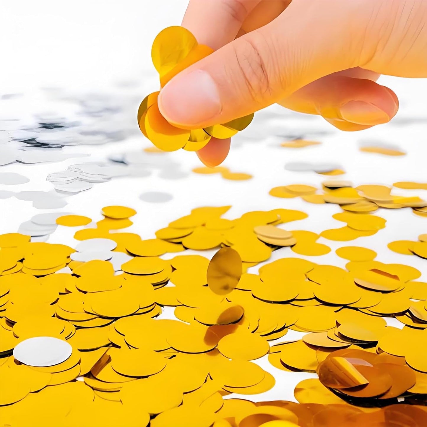 Gold Round Table Foil Confetti Beautiful Metallic Table Confetti Glitter for Fill Balloons, Wedding,Birthday, Party,Festival Decoration(8000PCS)