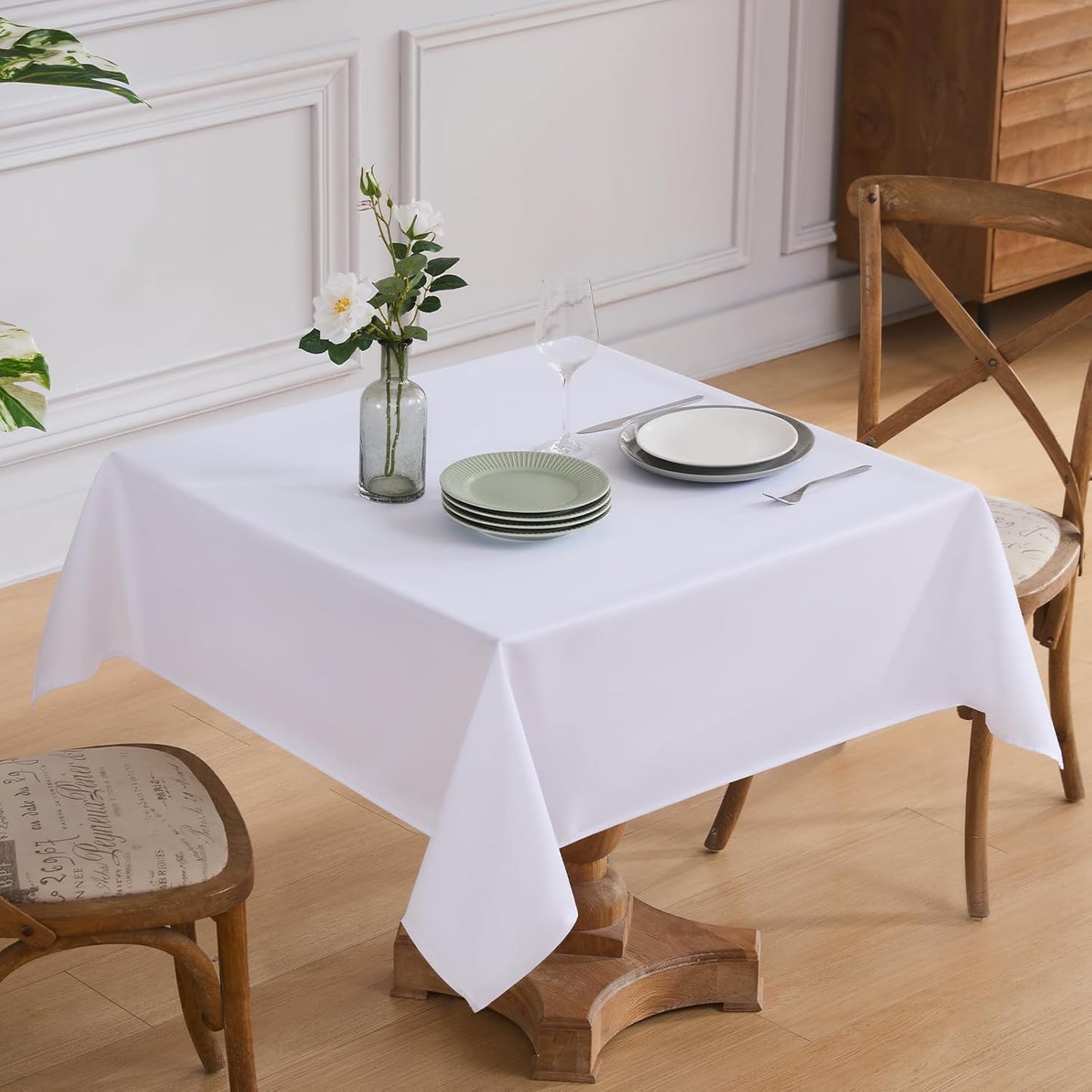 VidaFete Square Tablecloth 2 Pack 52 x 52 Inch Tablecloths Stain Wrinkle Resistant Polyester Dining Table Cover for Kitchen Dinning Party Wedding Rectangular Tabletop Buffet Decoration(White)