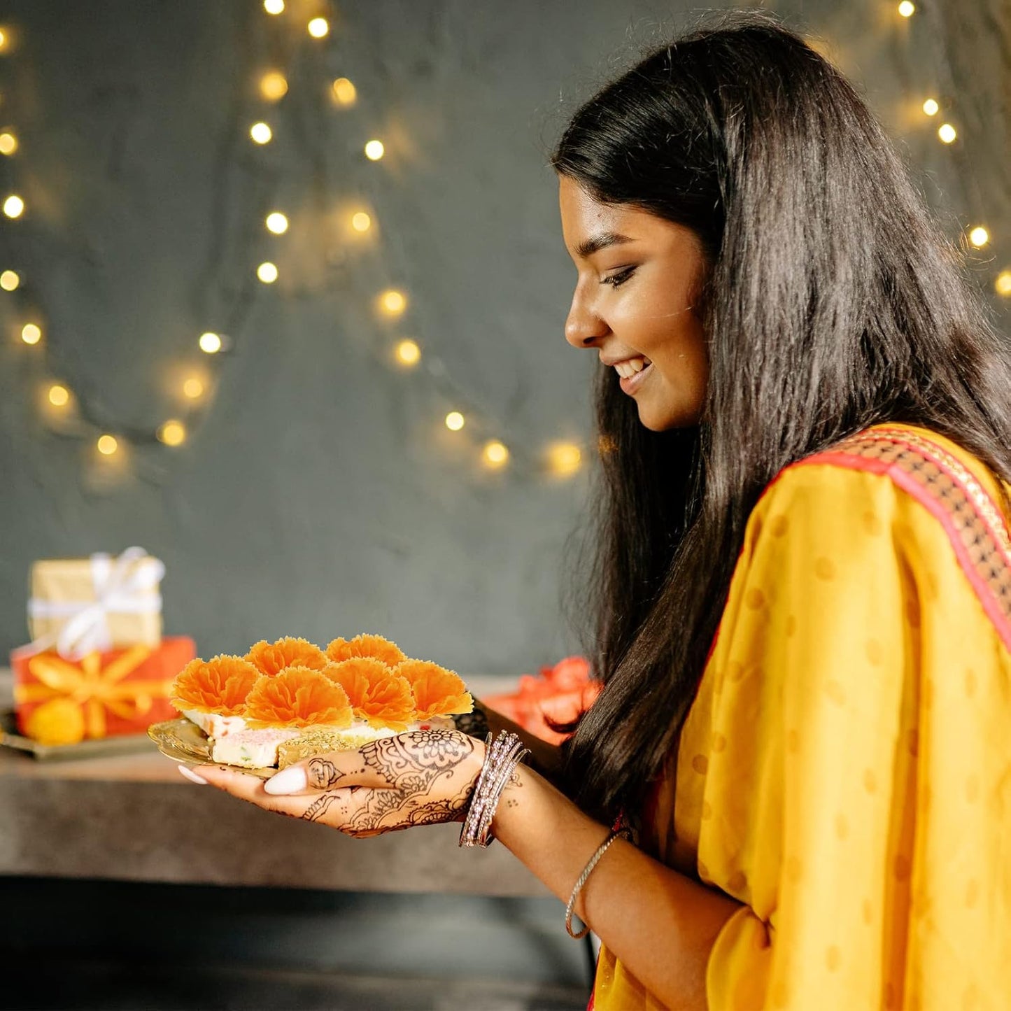 Hananona 101 Pcs Marigold Flower Heads Bulk, Silk Marigolds with Stems Artificial Mexican Flowers for Diwali Day of The Dead Dia De Los Muertos Ofrenda Decor