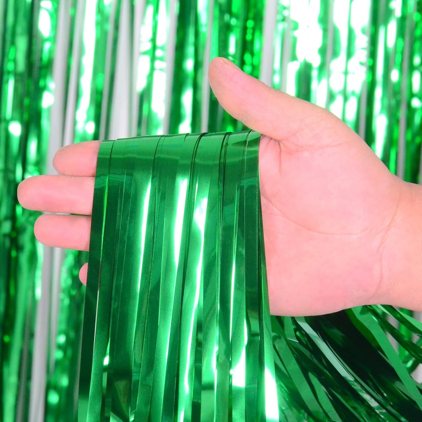 Melsan St Patricks Day Decorations, Tinsel Foil Fringe Curtains for St Patricks Day Decorations, Green Tinsel Fringe Curtain for Christmas, Birthday Jungle Theme Party Decor, Pack of 2