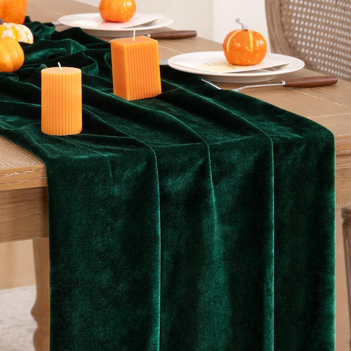 Emerald Green Velvet Table Runner Fall Thanksgiving Table Runner 20 x 120 Inch Luxurious Elegant Velvet Fabric Friendsgiving Table Decorations for Christmas Dinner Wedding Bridal Baby Shower
