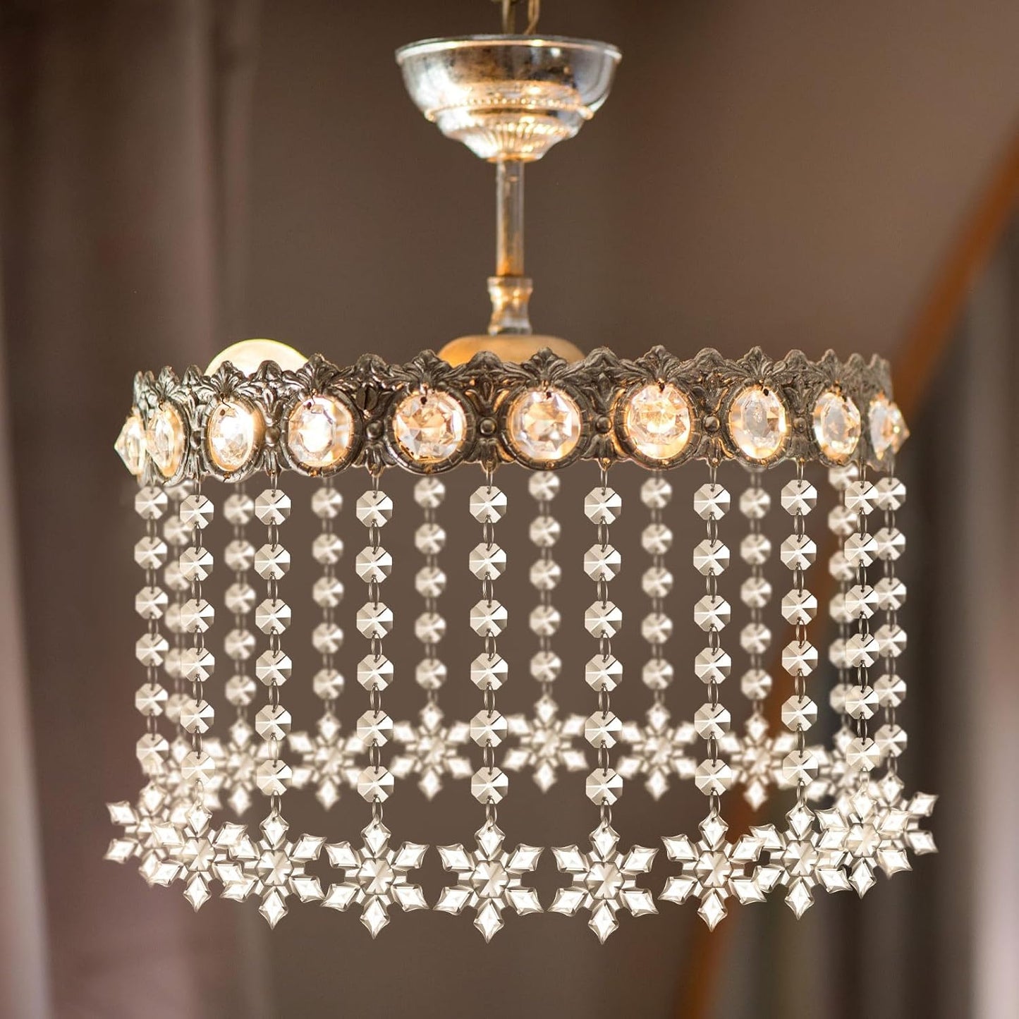 Nuenen 100 Pcs Acrylic Hanging Crystals for Centerpieces Chandelier Clear Crystal Garland Strands Ornament Acrylic Clear Beads Prisms Pendant for Christmas Tree Window Home Decoration(Snowflake)