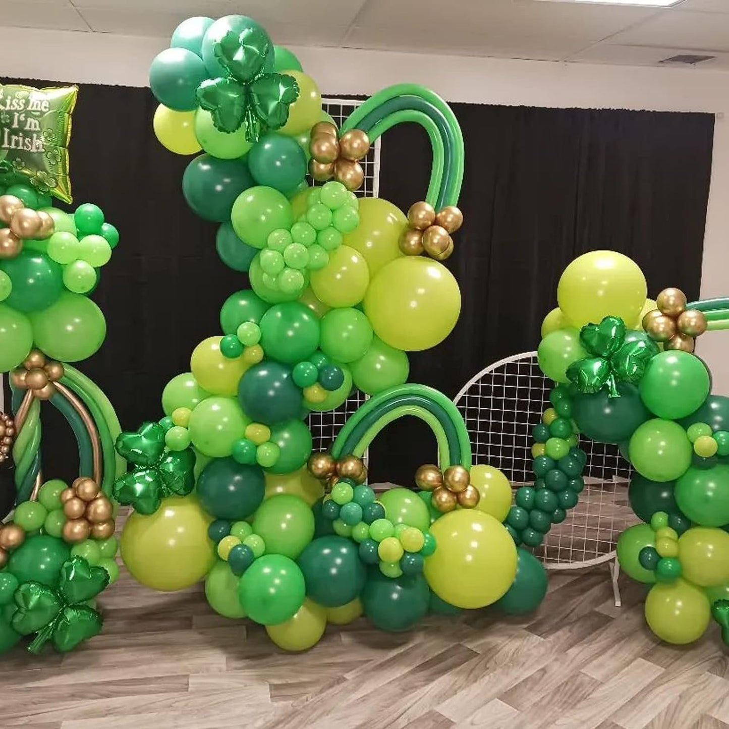 60PCS Green Party Balloons, Dark Green Emerald Green Lime Greens Chrome Metallic Greens and White Latex Balloon, for Greens Themed Birthday Jungle Safari Party Supplies St. Patrick's Day Decoration