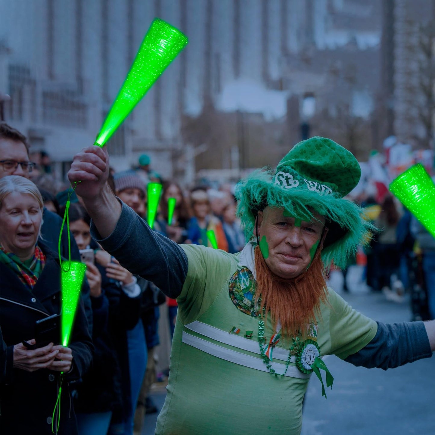 48 PCS Green Glow Fiber Wands Sticks LED Light Wands 3 Modes Flashing Fiber Optic Light Rod Bulk Fiber Optic Wands for Bar St. Patrick's Day Halloween Christmas