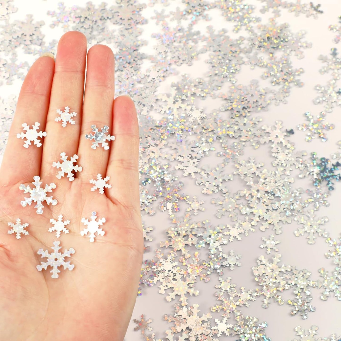 MARFOREVER Christmas Snowflakes Confetti, Winter Glitter Sprinkles Laser Snowflake Frozen Table Confetti Sequins for Winter Wonderland Xmas Holiday Wedding Birthday Party Decorations Supplies