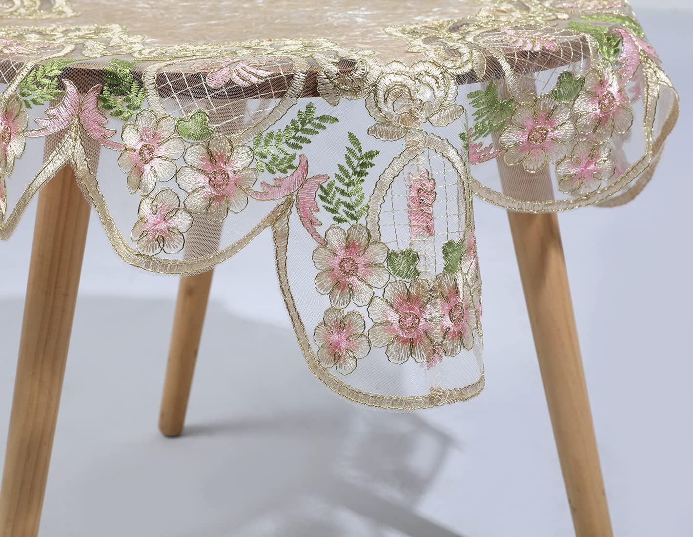 vctops Damask Lace Patchwork Tablecloth Luxury Square Small Table Cover Elegant Floral Embroidered Lace Table Cloth for Party Kitchen Dinning Picnic Decoration (Type O,22"x22")