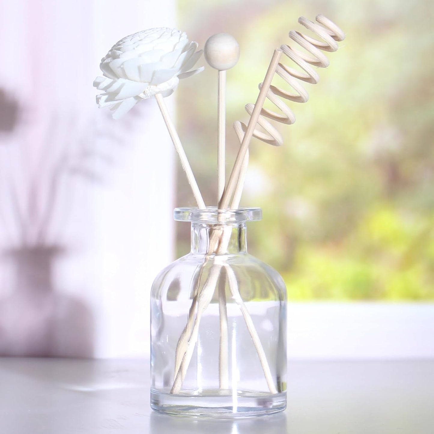 4Pcs Fragrance Glass Diffuser Bottles, Refillable Diffuser Bottles with 16 pcs Reed Diffuser Sticks and Caps, Diffuser Jars for Home Oil Fragrance Decoration Girl Women Gift (4 Color 100ML)