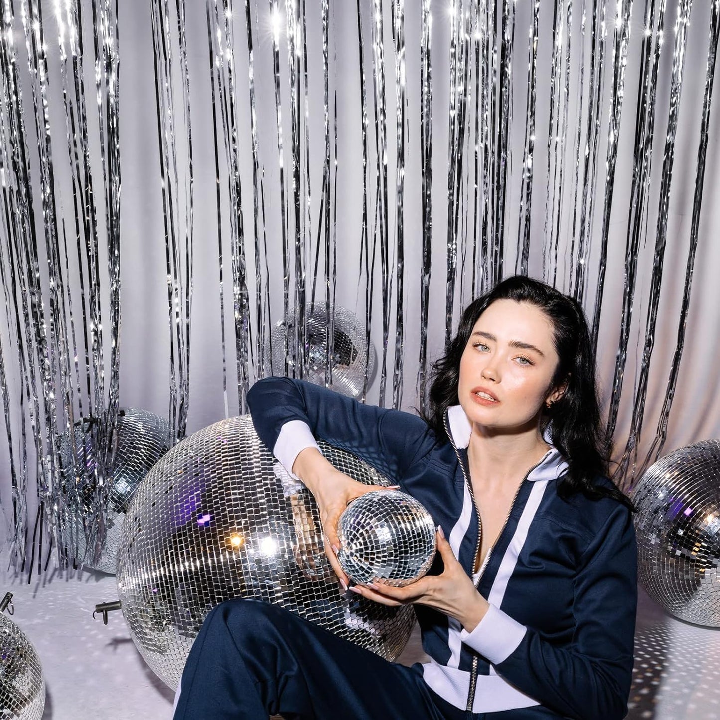 5 Pack Silver Fringe Backdrop 3.2ft x 8.2ft Silver Foil Fringe Curtains Party Tinsel Curtain Backdrop Streamers for Birthday Party Decoration Wedding Christmas Decoration (Silver)