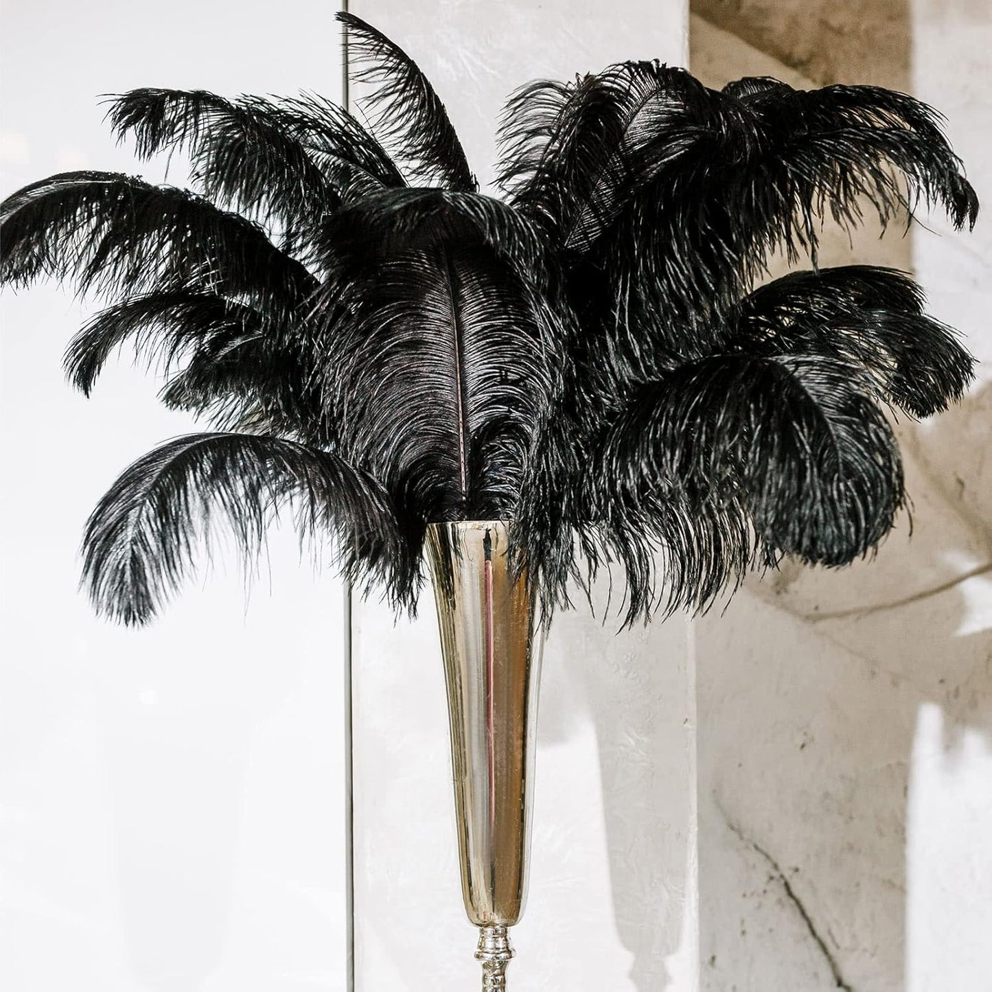Retrowavy 30 Pcs 18-20 Inch Large Natural Ostrich Feathers Bulk for Centerpieces for Wedding Party Centerpieces Home Decoration Flower Arrangement (Black)