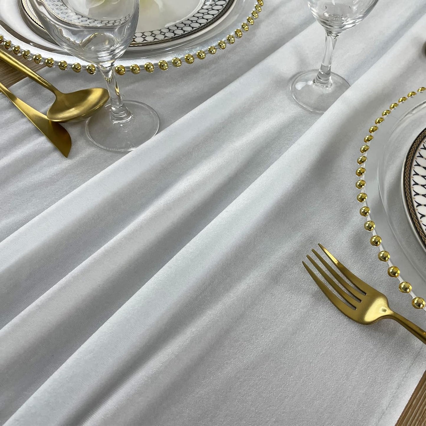 Luxurious Velvet Table Runner, 10ft Wedding Reception Decorations, 20x120inch Soft Velvet Fabric, Table Linen Overlay, Wedding Table Runners (White, 20X120inch)