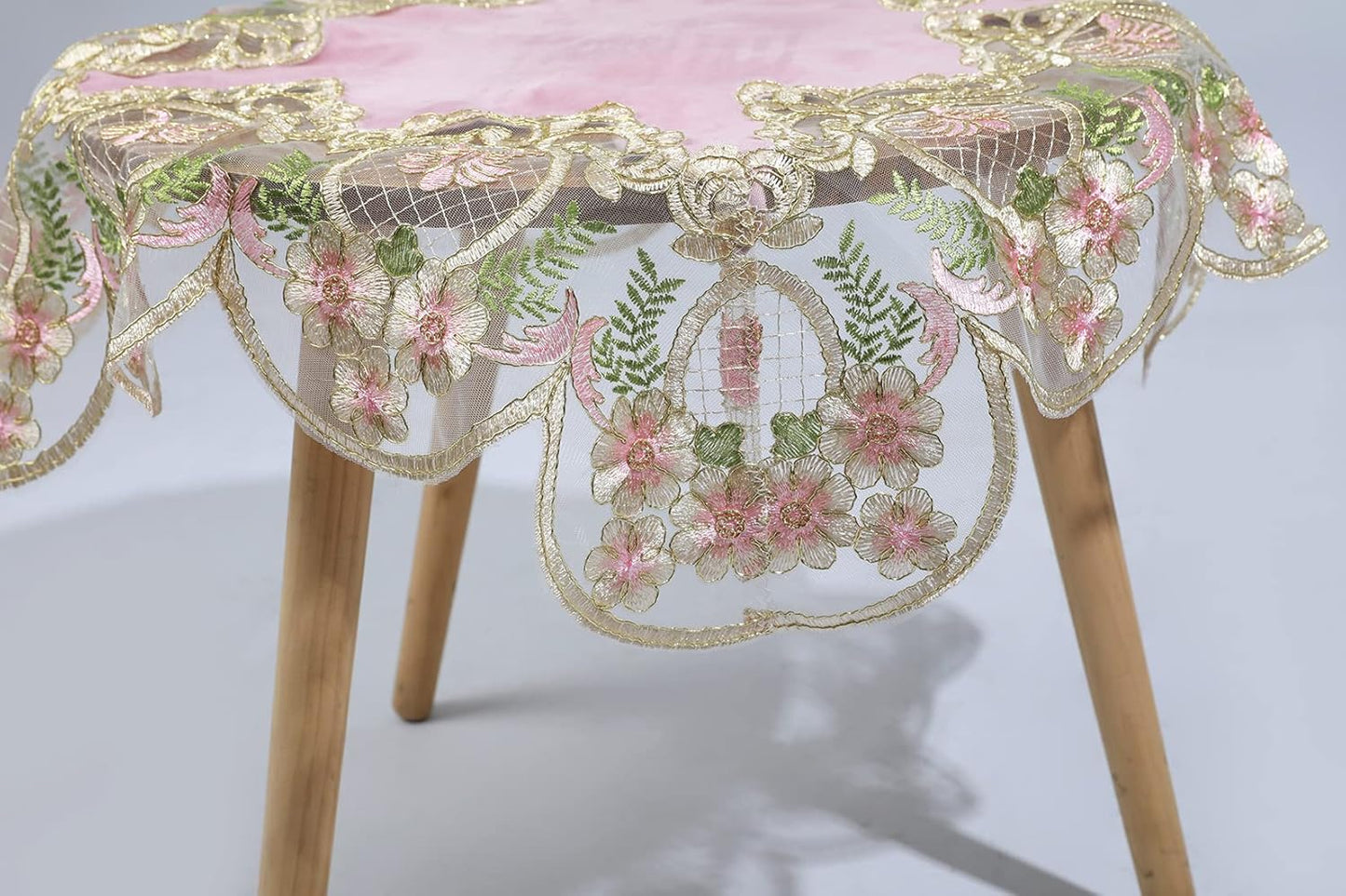 vctops Damask Lace Patchwork Tablecloth Luxury Square Small Table Cover Elegant Floral Embroidered Lace Table Cloth for Party Kitchen Dinning Picnic Decoration (Type P,32"x32")