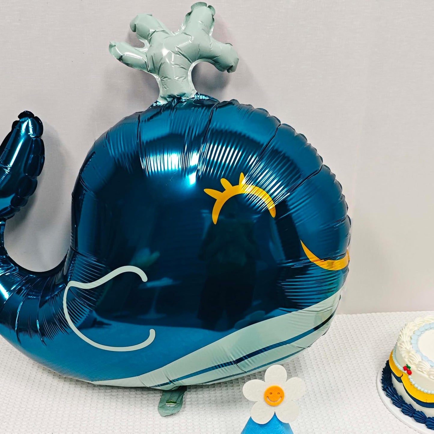 2Pcs Cute Whale Balloons Blue Spouting Whale Shape Mylar Foil Balloon Under The Sea Decorations Ocean Animal Fish Balloons For baby shower party Ocean Birthday Themed Party Decorations