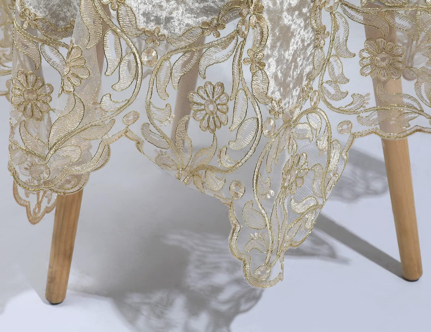 vctops Damask Lace Patchwork Tablecloth Luxury Square Small Table Cover Elegant Floral Embroidered Lace Table Cloth for Party Kitchen Dinning Picnic Decoration (Type M,32"x32")