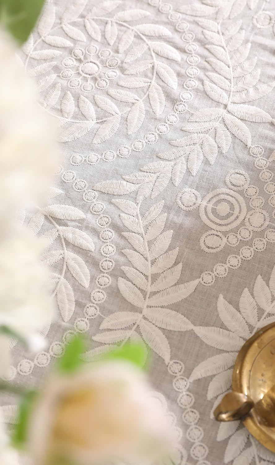 patdrea Vintage Ruffle Tablecloth for Round Tables,Farmhouse Embroidered Cotton White Lace Table Cloth Cover Decor for Dining Room Wedding Banquet Thanksgiving Christmas,Dimaeter 59"