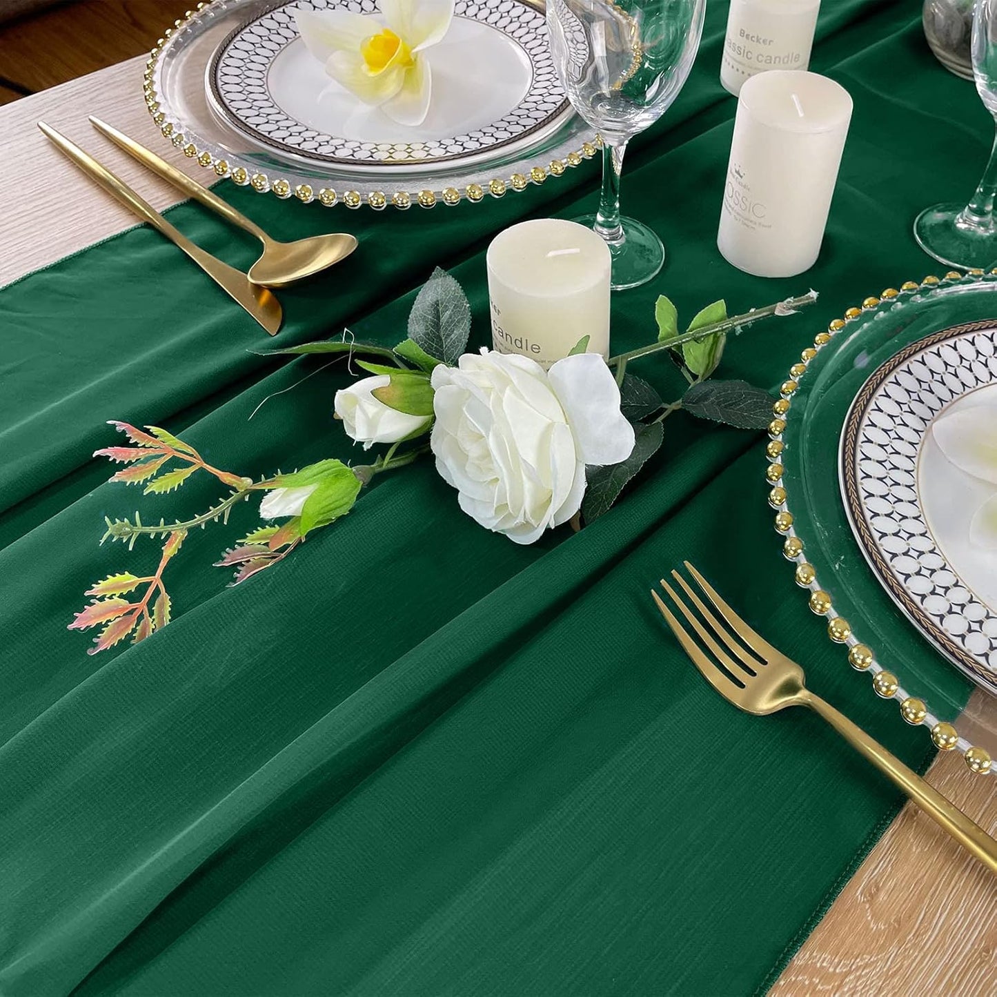 EHLDekol 10ft Chiffon Table Runners 27x120 inches Romantic Sheer Wedding Table Runner Top Table Bridal Party Decoration (Emerald Green，10ft)