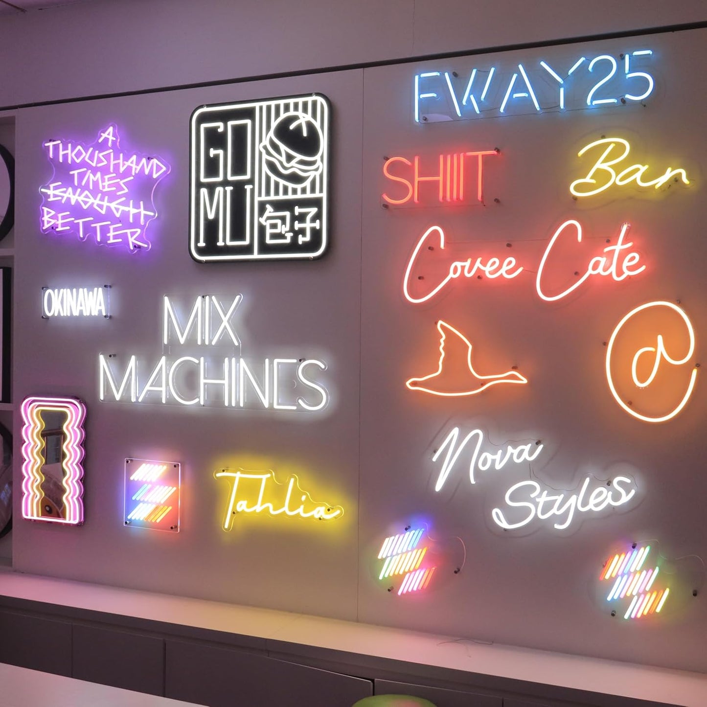 Custom Neon Signs, Custom LED Neon Sign Customizable for Wedding Bar Salon Beauty Business Light Up Name Sign, Personalized Neon Light Suitable for Events Birthday Gifts Decorations