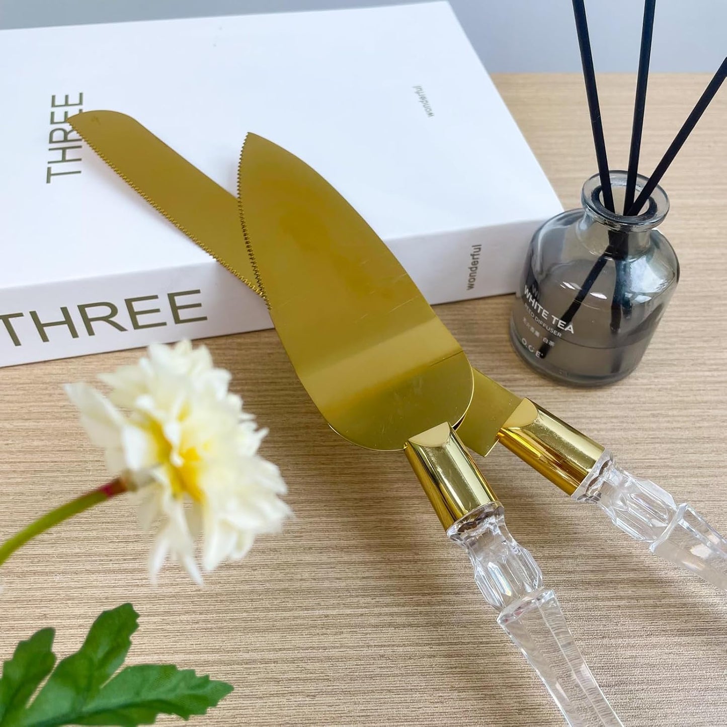 Elegant Cake Knife and Server Set - Stainless Steel with Crystal Handle - Perfect for Weddings & Anniversaries,and Special Celebrations (Gold)