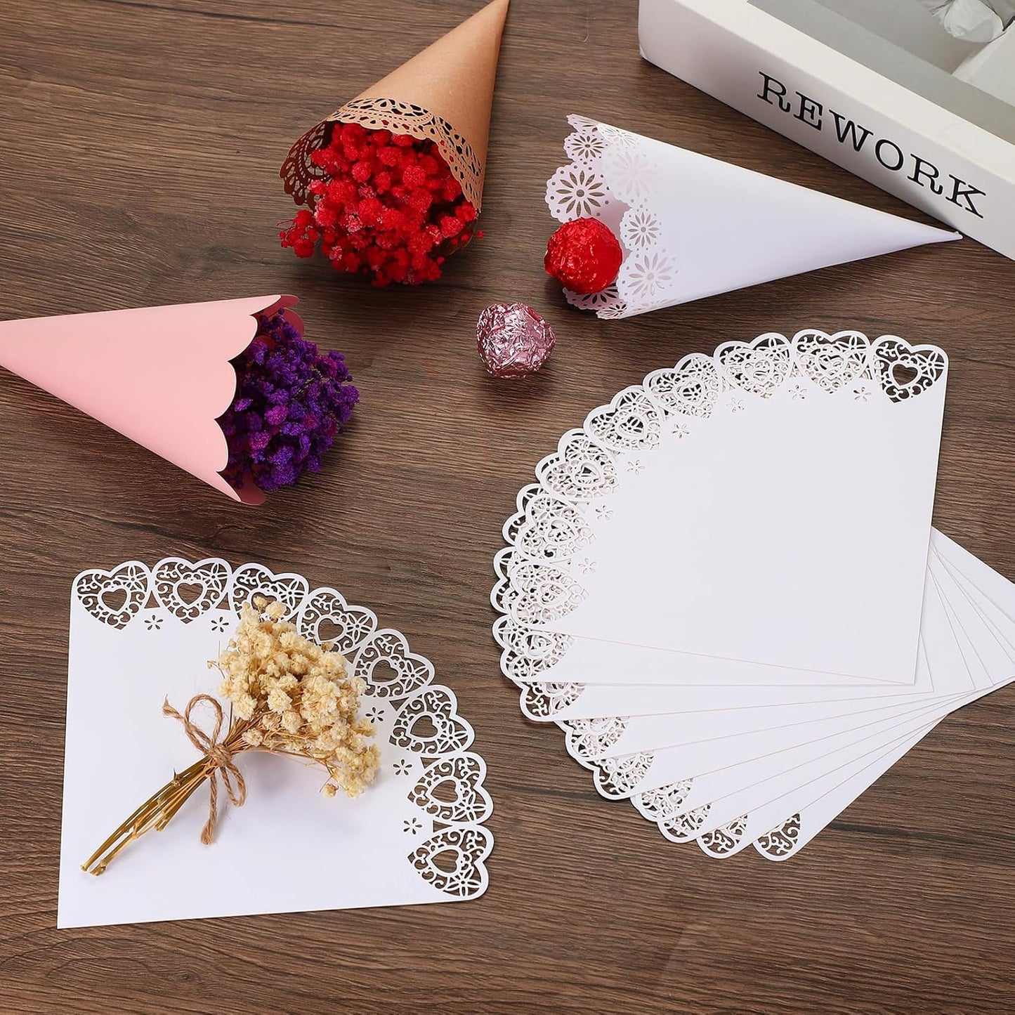 PATIKIL Wedding Confetti Cones, 100 Pcs Paper Tapers Hollow Print Wave Cone Bouquet for Party Candy Gift Boxes Chocolate Bags Buffet Bachelor Party Petals, Pink