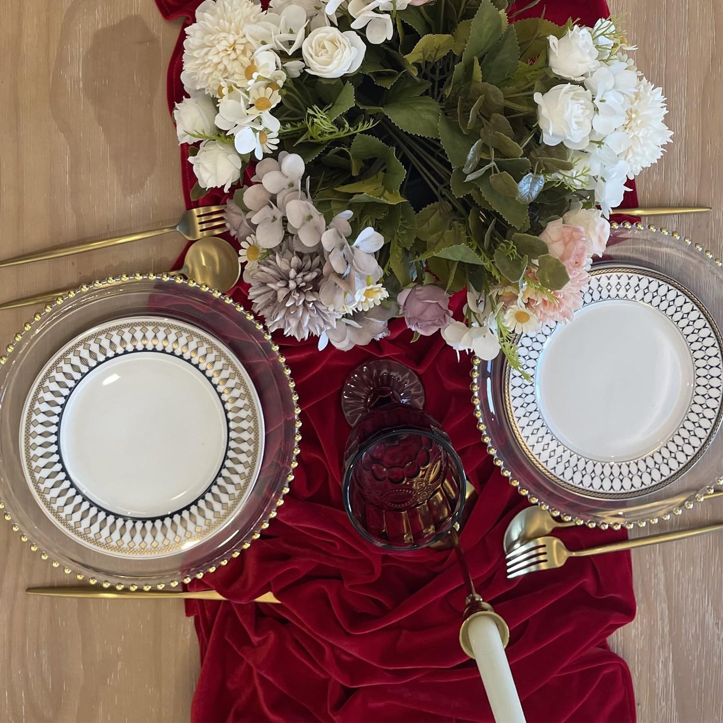 Velvet Table Runner, 10ft Luxurious Wedding Reception Decorations Soft Velvet Fabric Table Linen Overlay for Party (20 x 120 inch, Red)