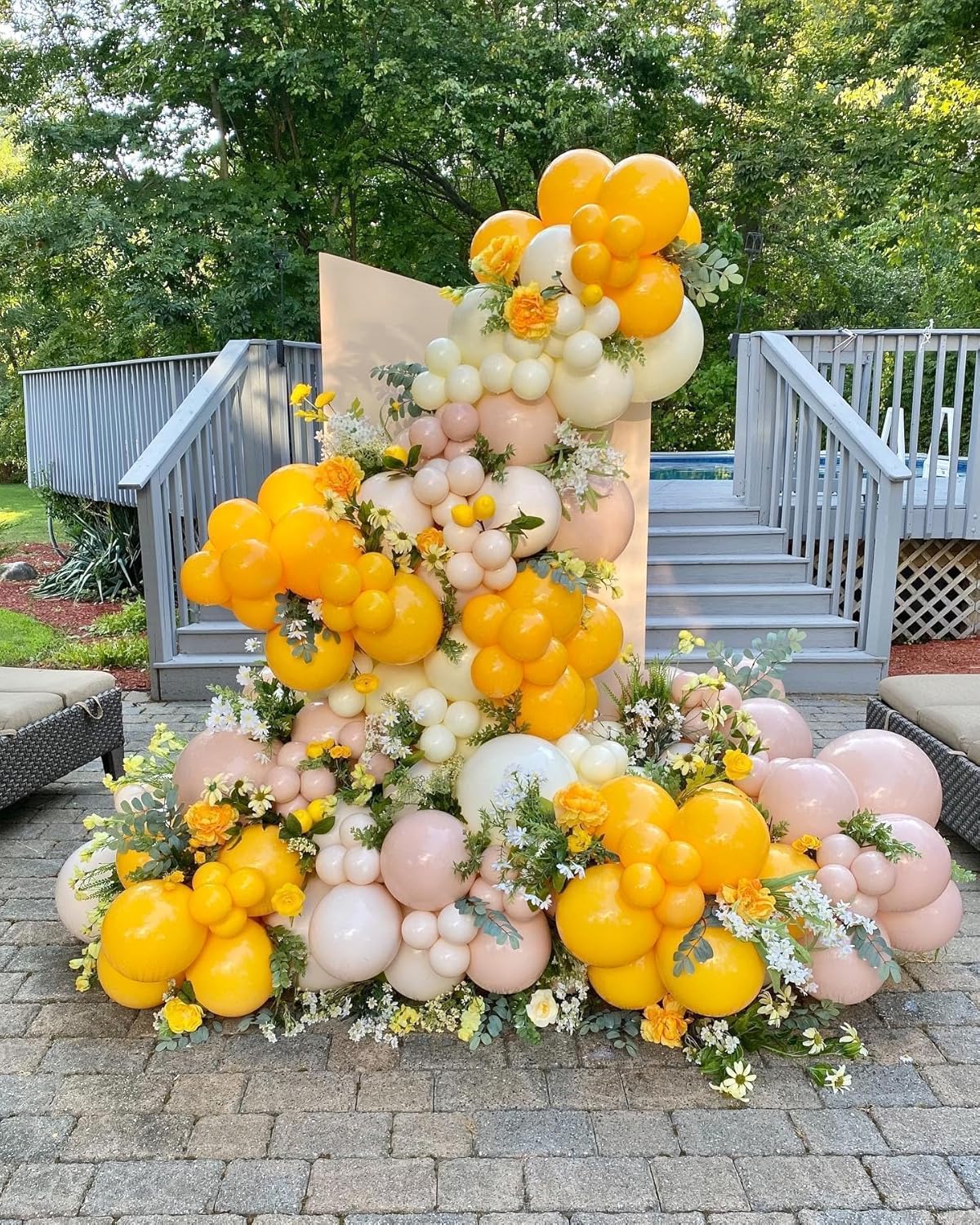 Paready Yellow and Gold Balloon Set - 50Pcs 12 Inch Metallic Gold Confetti and Light Lemon Latex Balloons for Baby Shower, Bee Party, Sunflower Fall Birthday Decorations