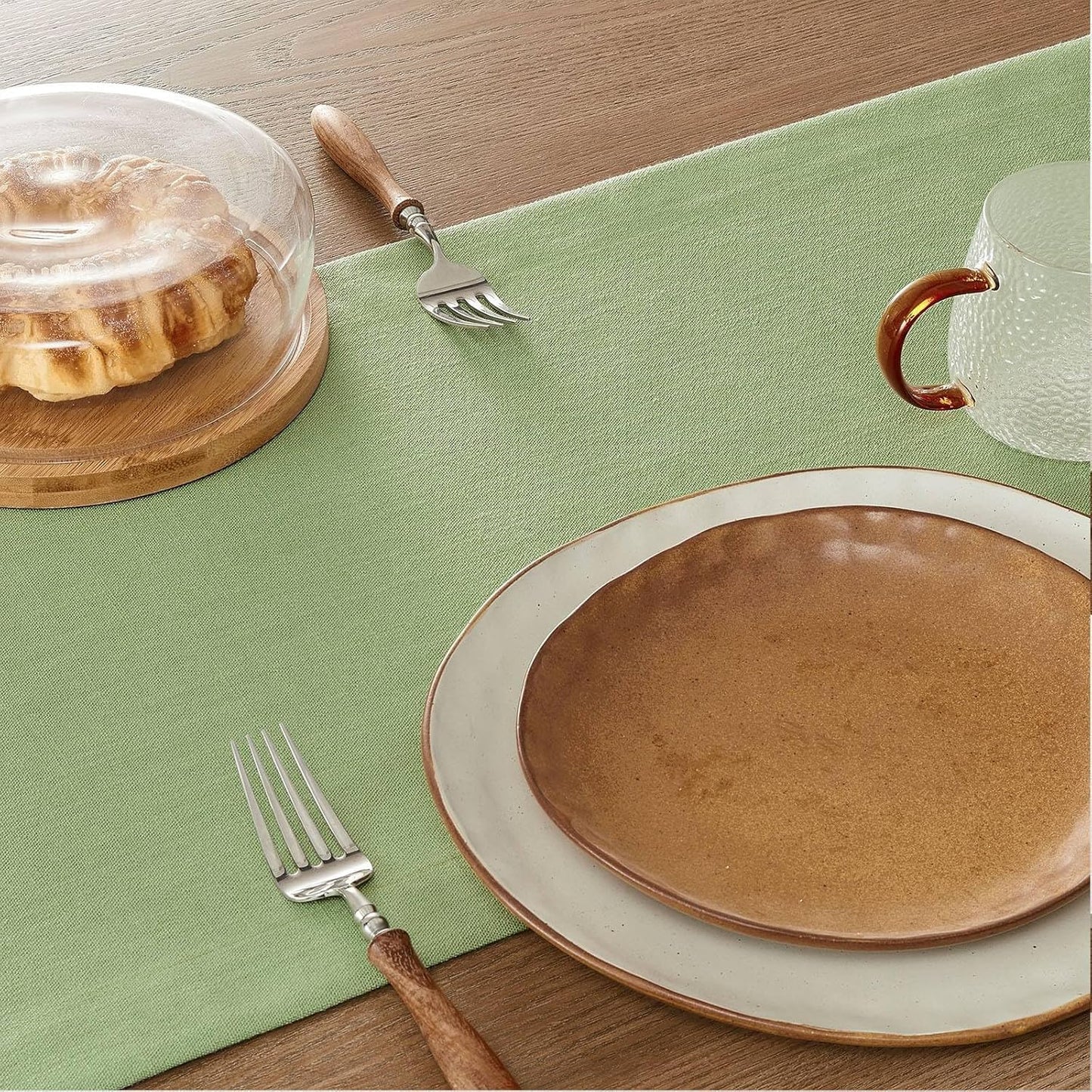 ZeeMart Linen Textured Border Table Runner, 14 x 36 Inch Green, Farmhouse Style Sage Green Table Runners 36 Inches Long, Easy Care Everyday Polyester Table Runner