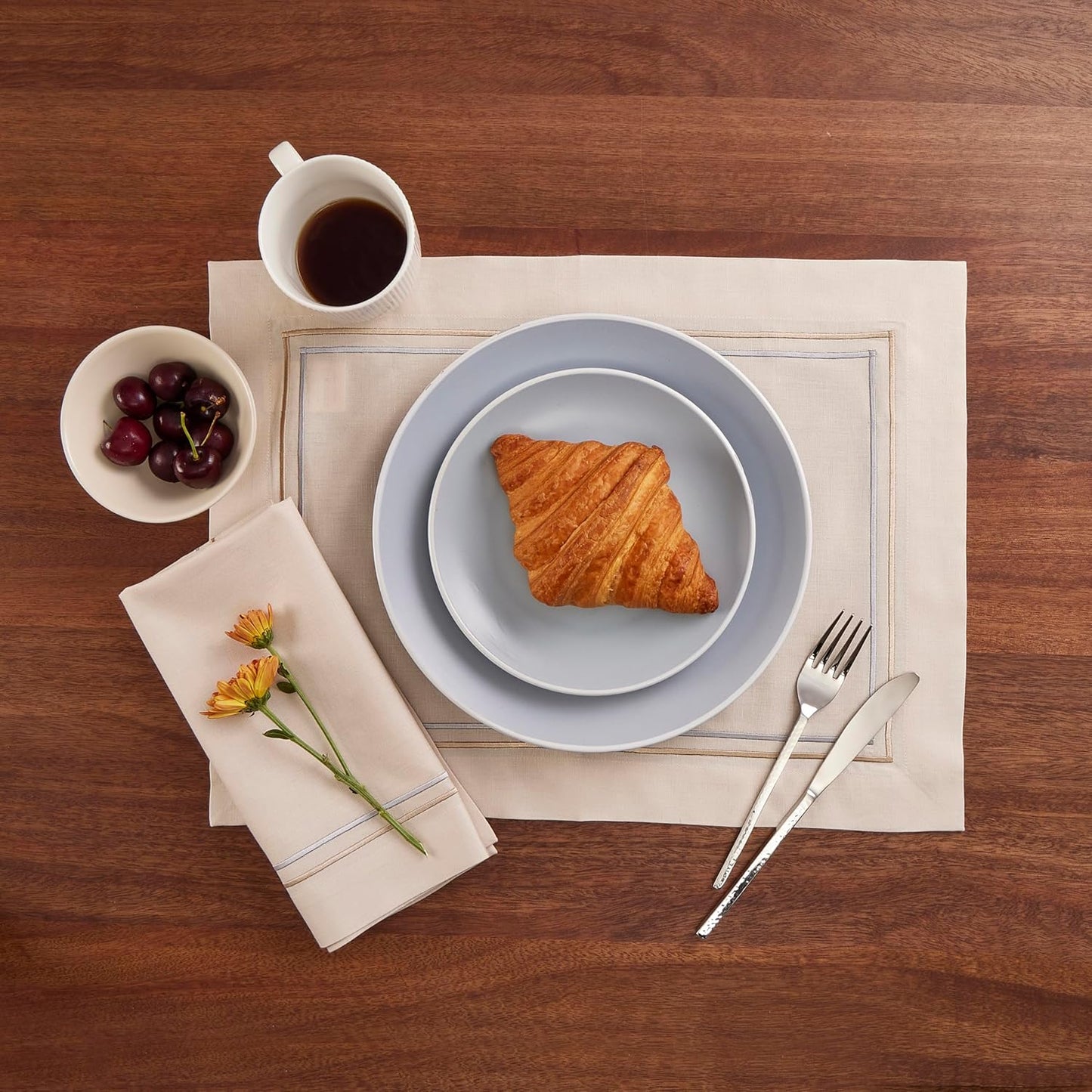 Cotton Linen Dinner Napkins 20 x 20 Inch – Summer Beige Napkins Set of 4 – Washable Fabric Cloth Napkins with Line Embroidery – Wedding Decoration, Gift